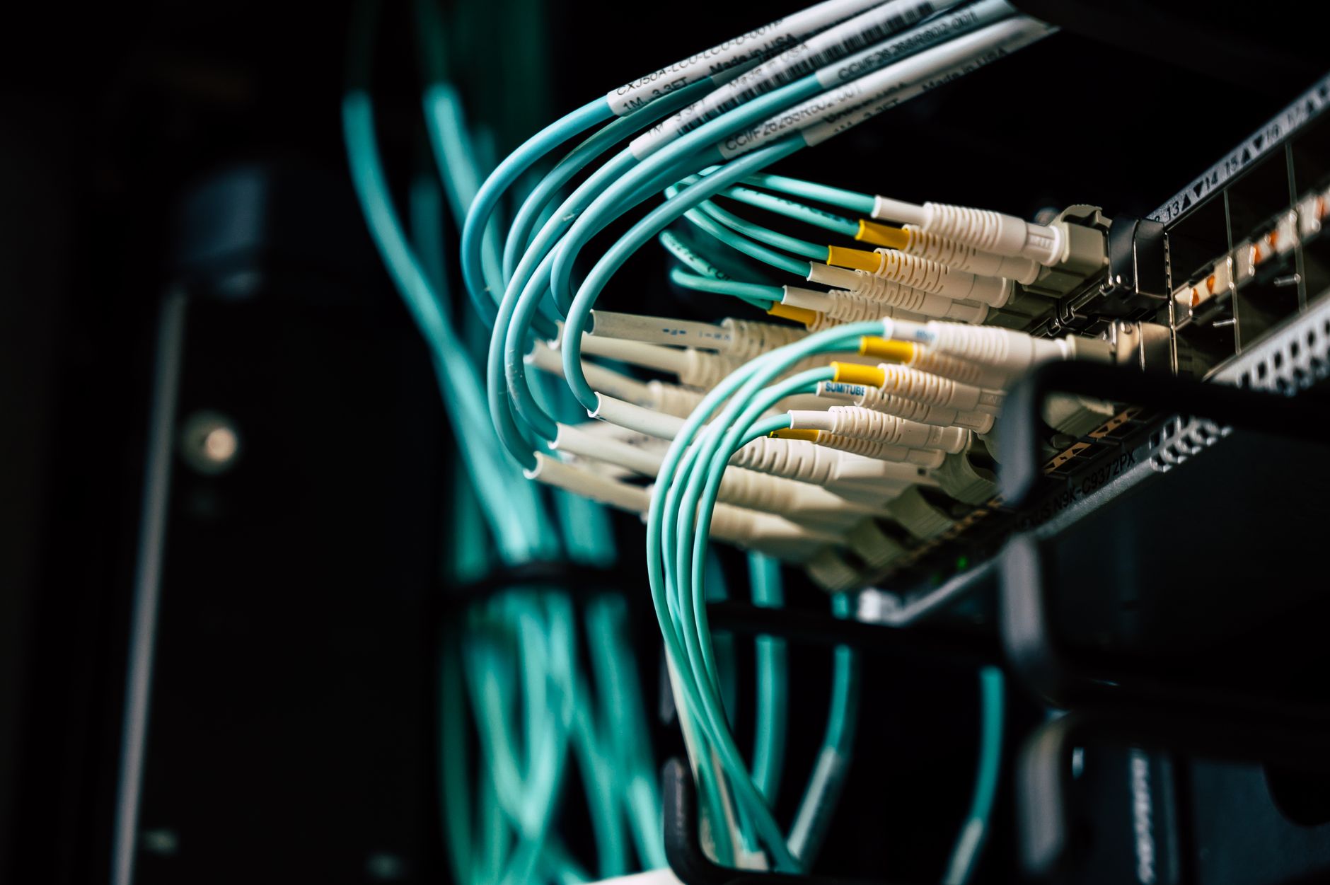 VPS ile Paylaşımlı Hosting Arasındaki Performans Farkları Nelerdir